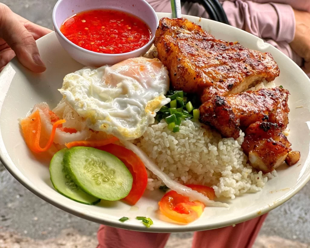 Top 10 Quán Cơm Tấm Quận 4 Ngon, Bổ, Rẻ Ăn Là Ghiền