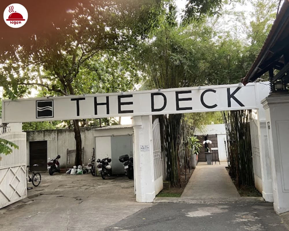 Nhà hàng The Deck