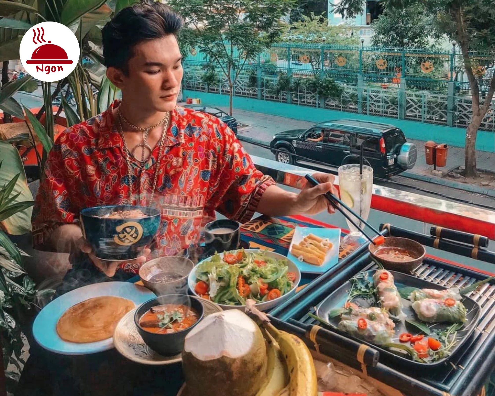 Bữa ăn đa dạng với các món ăn Việt Nam Halal được bày trí đẹp mắt tại nhà hàng Halal Saigon