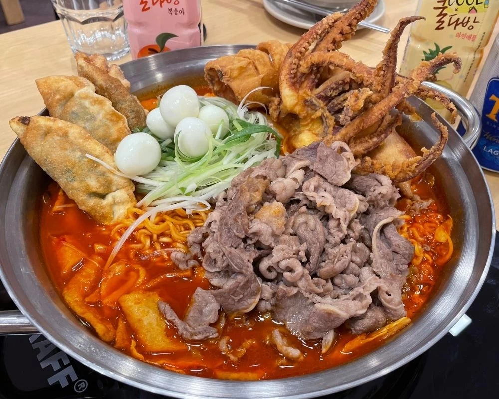 Quán Buffet Tokbokki Sài Gòn