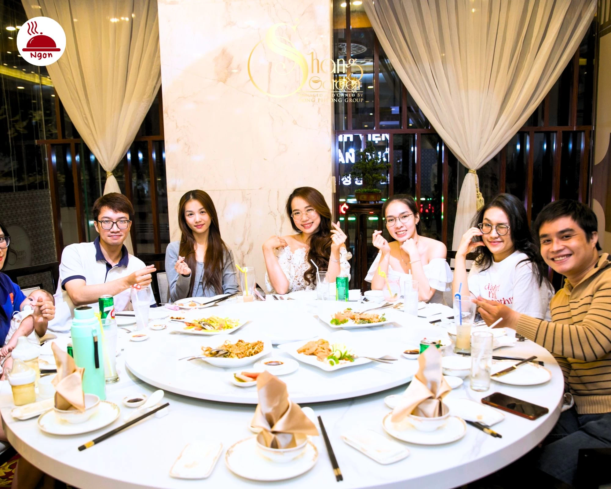 Khoảnh khắc ấm cúng bên bạn bè tại Shang Garden