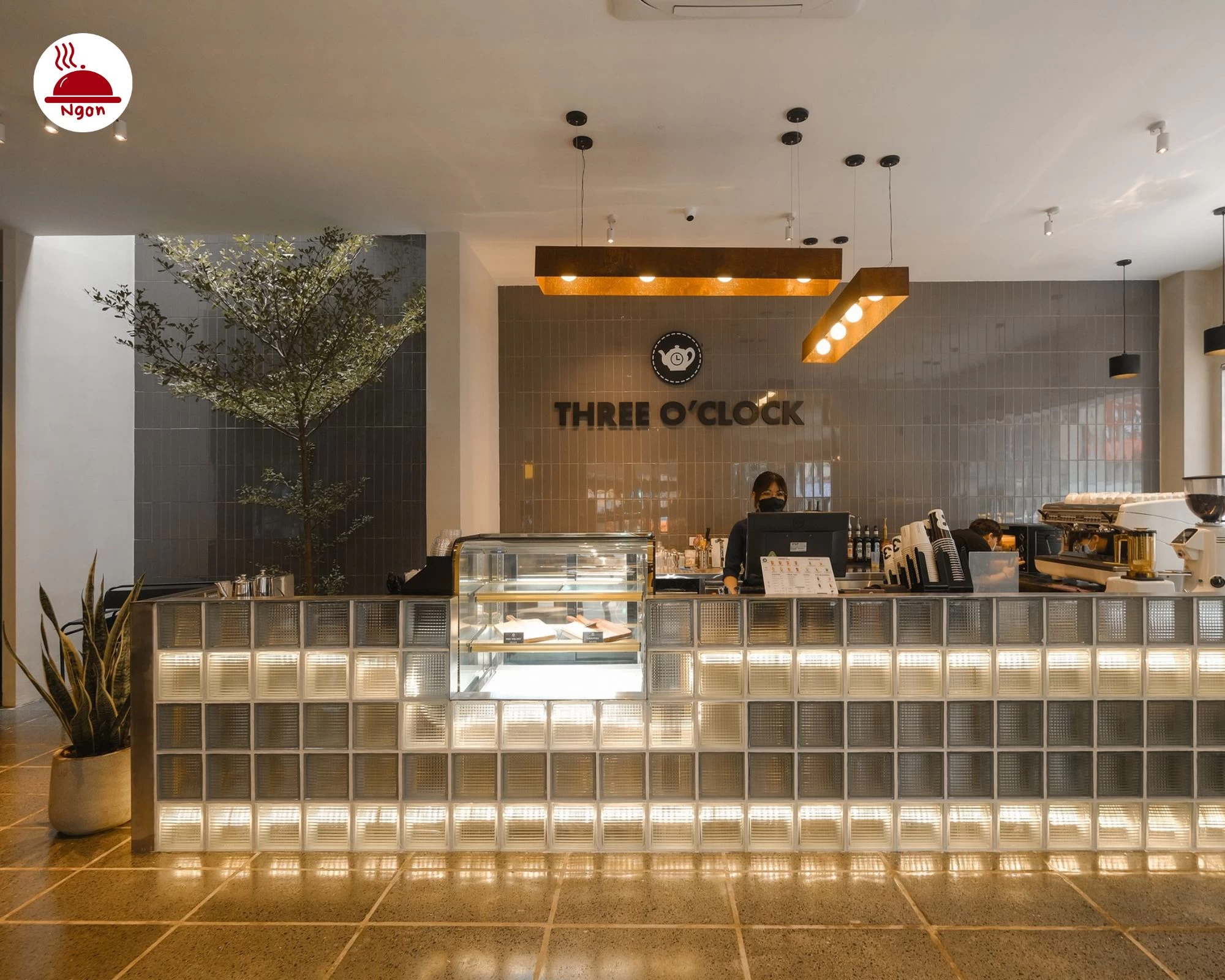 Three O'Clock - điểm hẹn lý tưởng cho team _đu đêm_ tại quán cà phê quận 3