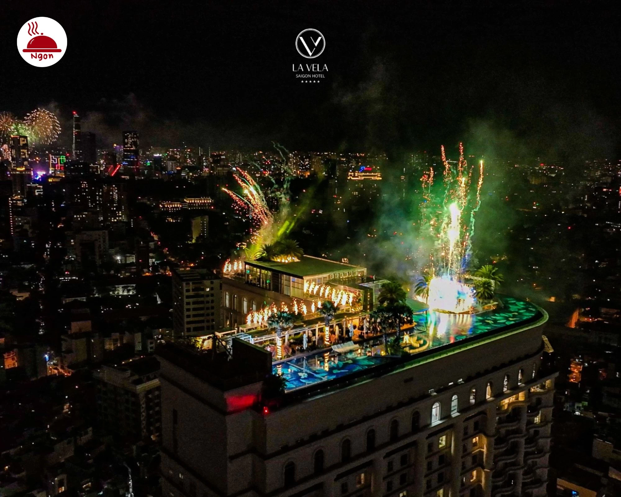 Tiệc cưới rooftop tại La Vela Saigon Hotel với tầm nhìn toàn cảnh thành phố Sài Gòn về đêm và màn trình diễn pháo hoa ấn tượng