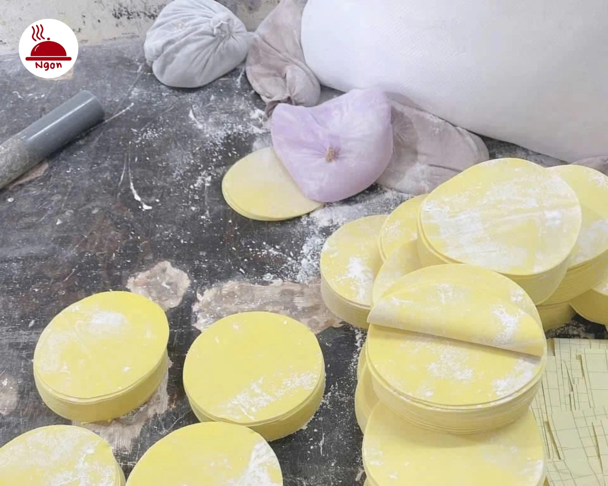 Chuẩn bị vỏ sủi cảo tại nhà_ bí quyết cho món sủi cảo chuẩn vị