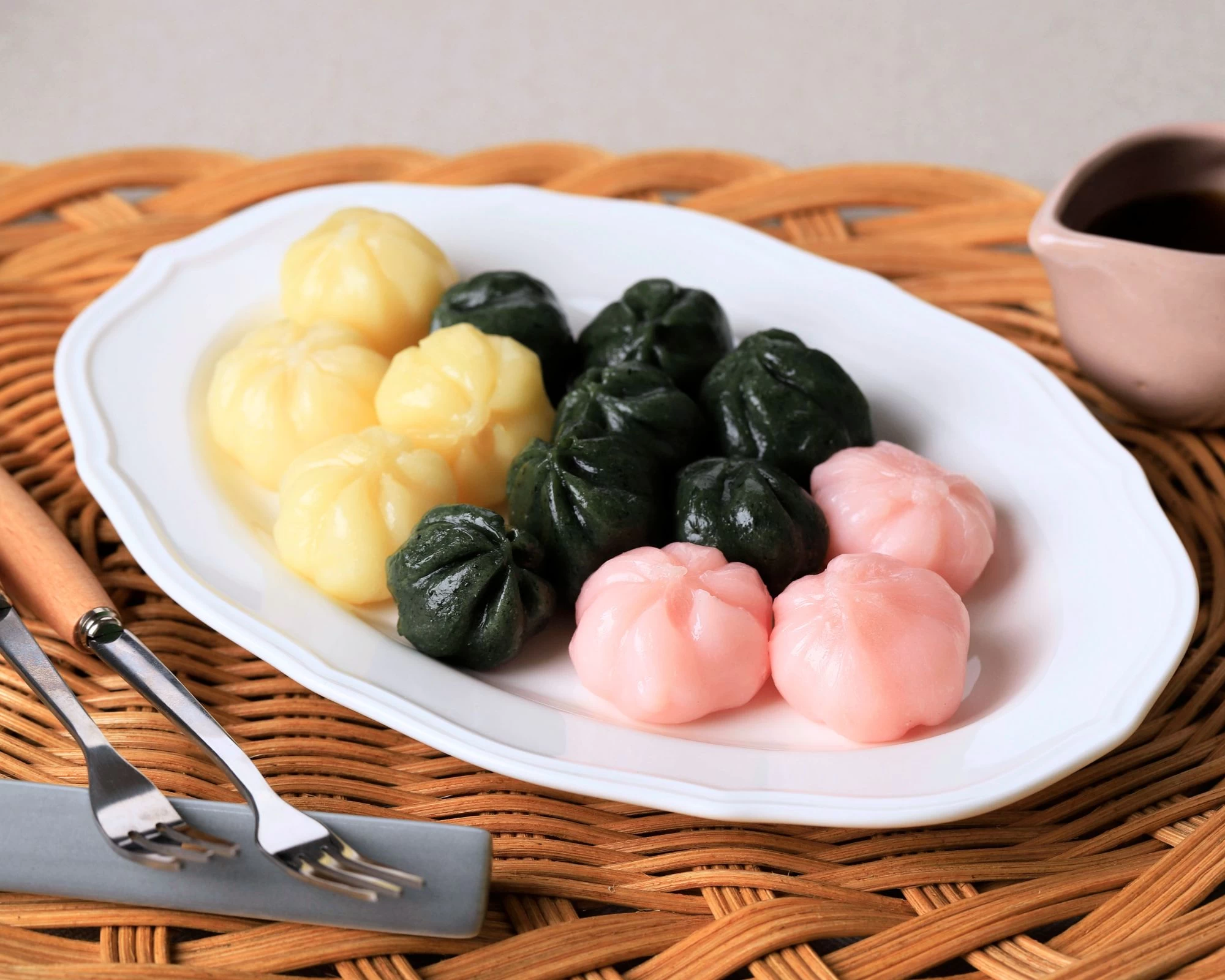 Thưởng thức bánh tteok truyền thống