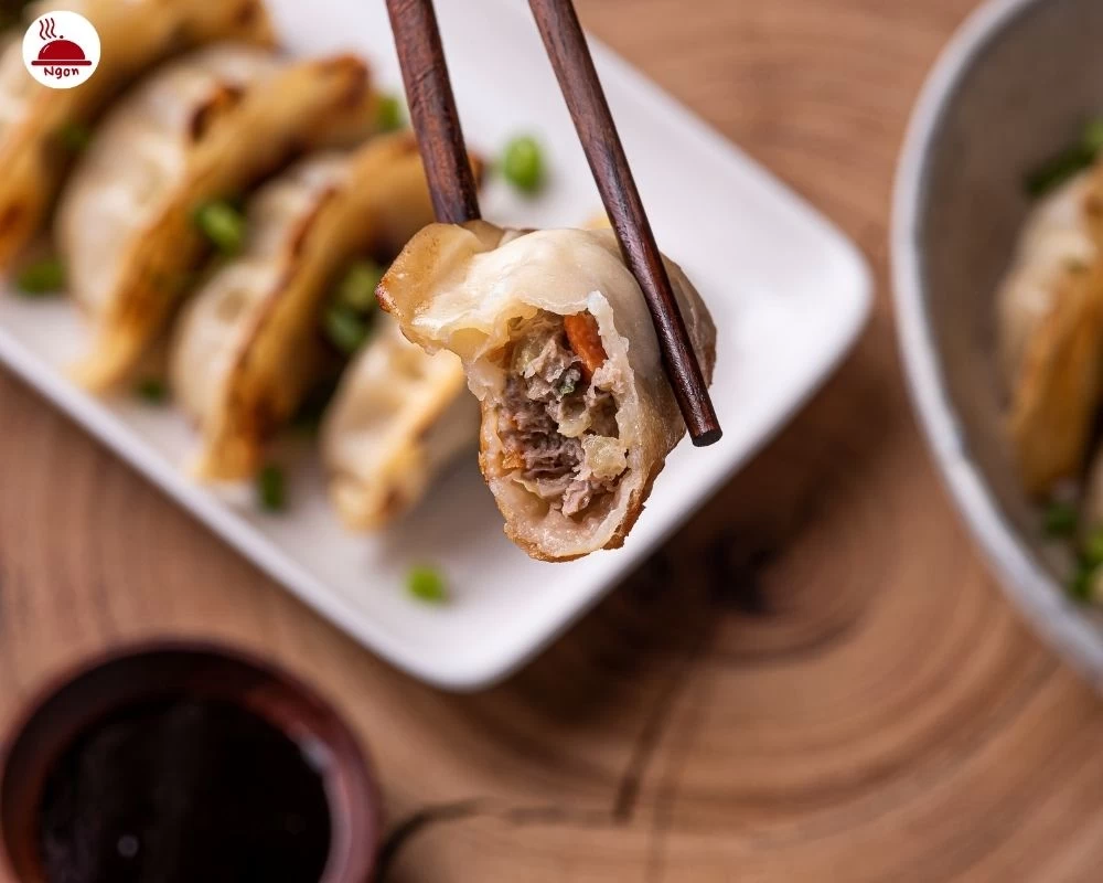 Thưởng thức món bánh mandu Hàn Quốc