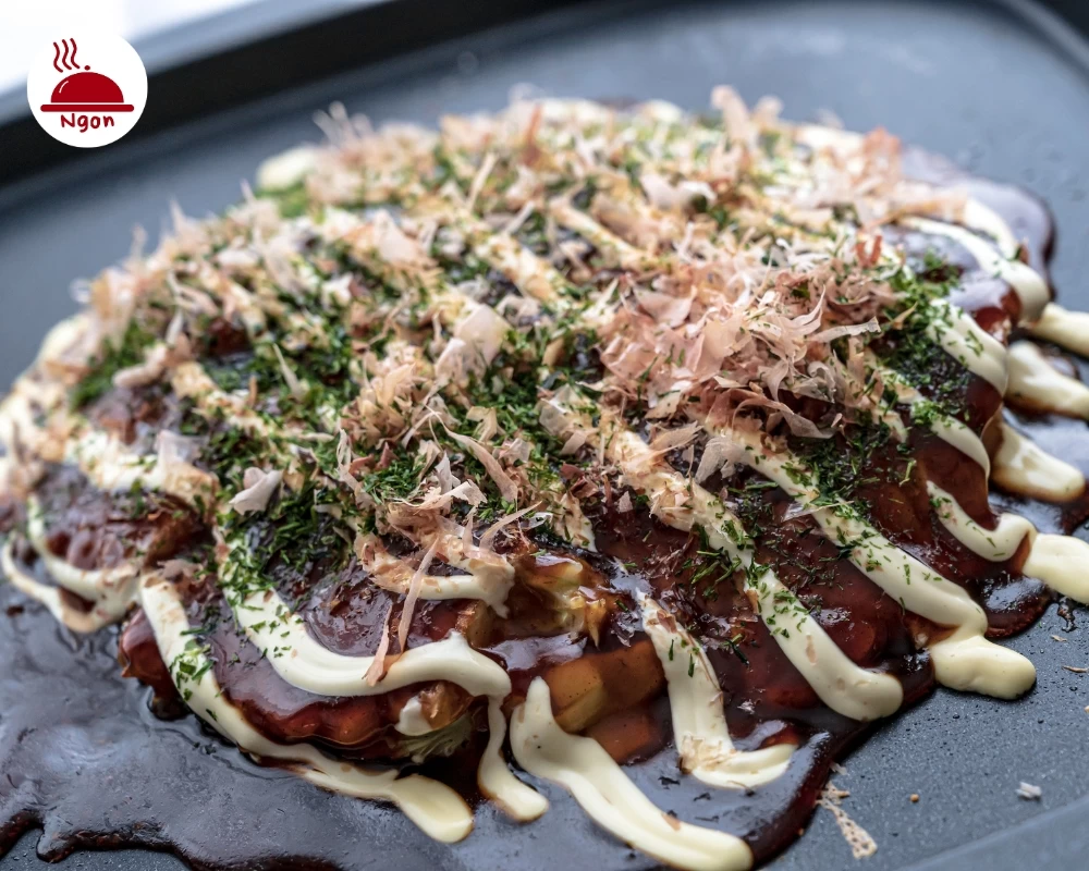 Món ăn truyền thống Nhật Bản - bánh xèo Okonomiyaki