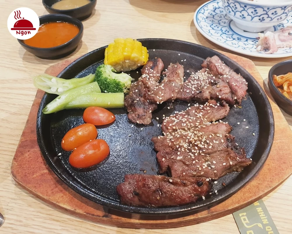 Món bò nướng tại quán bò nướng Tân Phú - Bò Tơ Quán Mộc