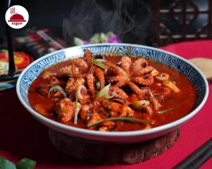 Món bạch tuộc xào cay Hàn Quốc nóng hổi