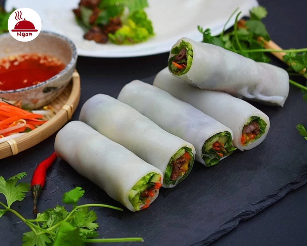 Món phở cuốn Hà Nội