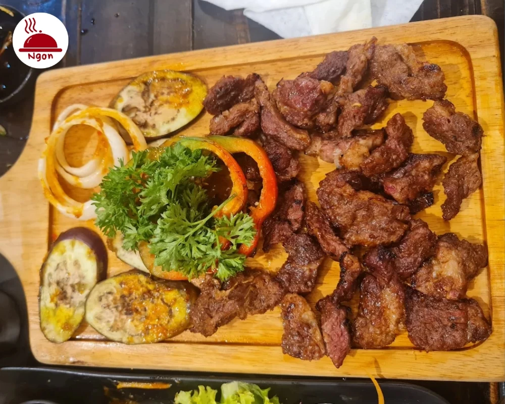 Món bò nướng tại quán bò nướng Tân Phú - Tiệm Bò Lắc Lư