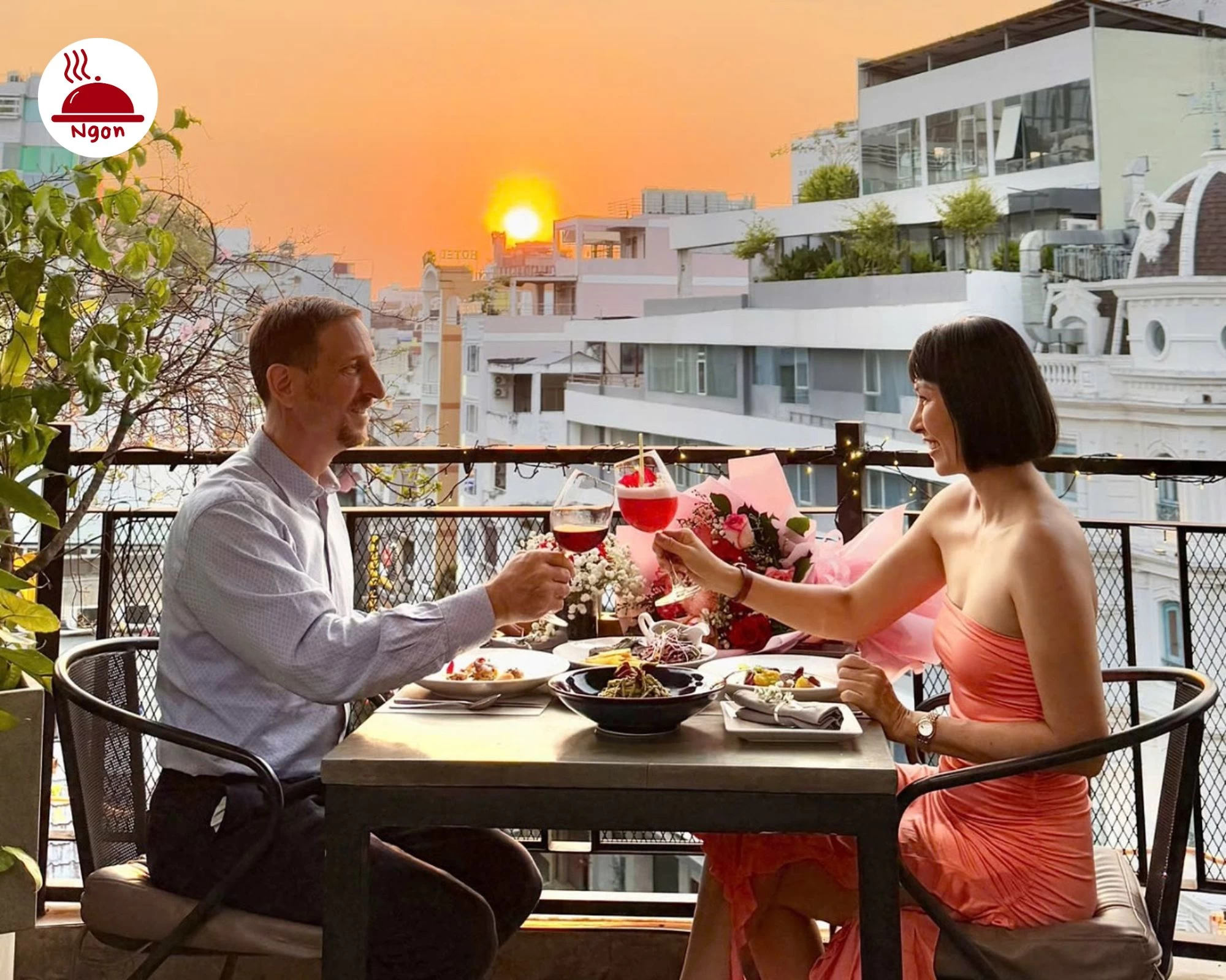 Bữa tối lãng mạn tại nhà hàng rooftop Sài Gòn Chanh Bistro Rooftop với view hoàng hôn