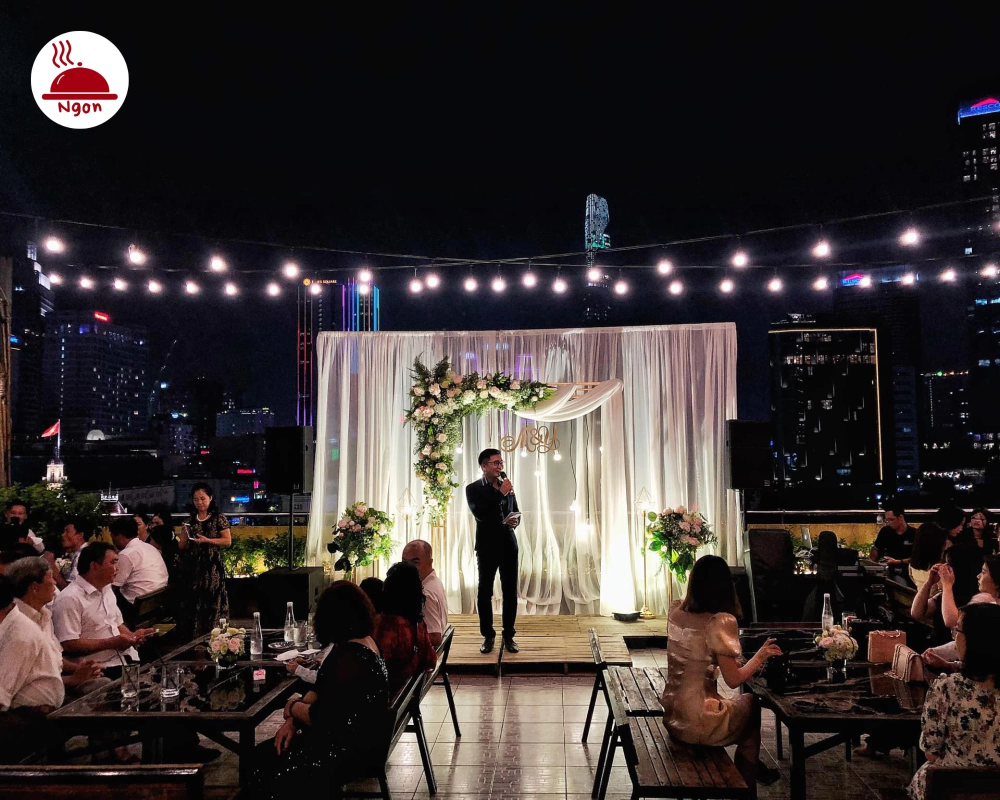 Buổi tiệc đáng nhớ tại Saigon Grill với không khí ấm cúng và sôi động