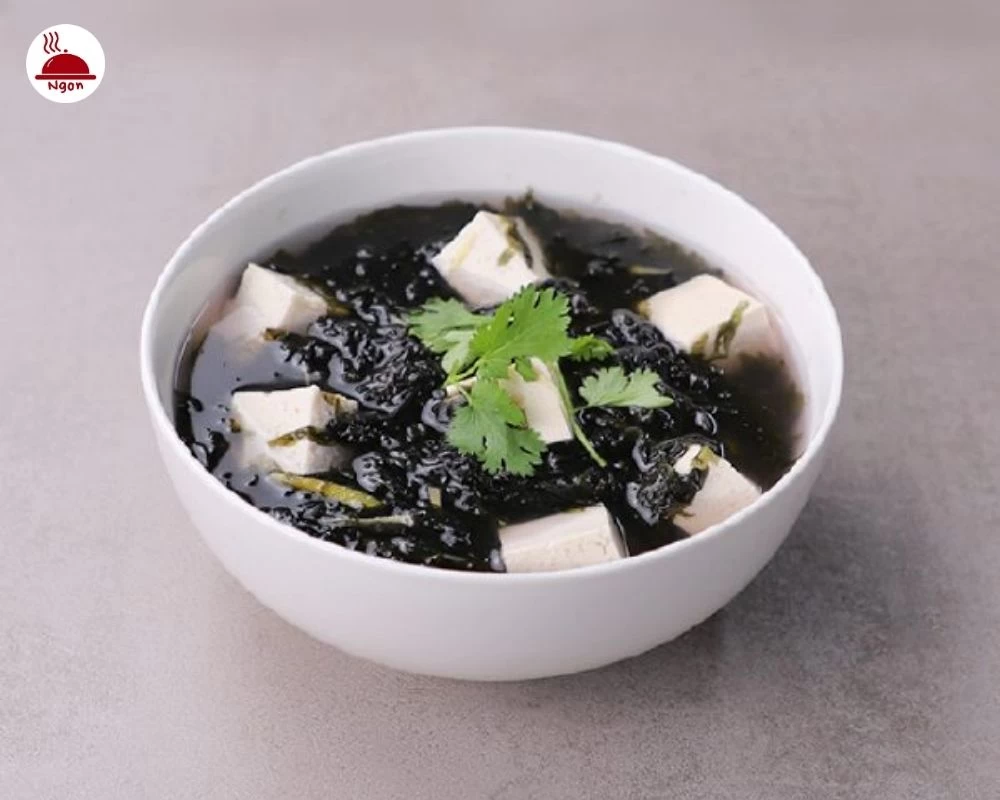 Canh rong biển đậu phụ