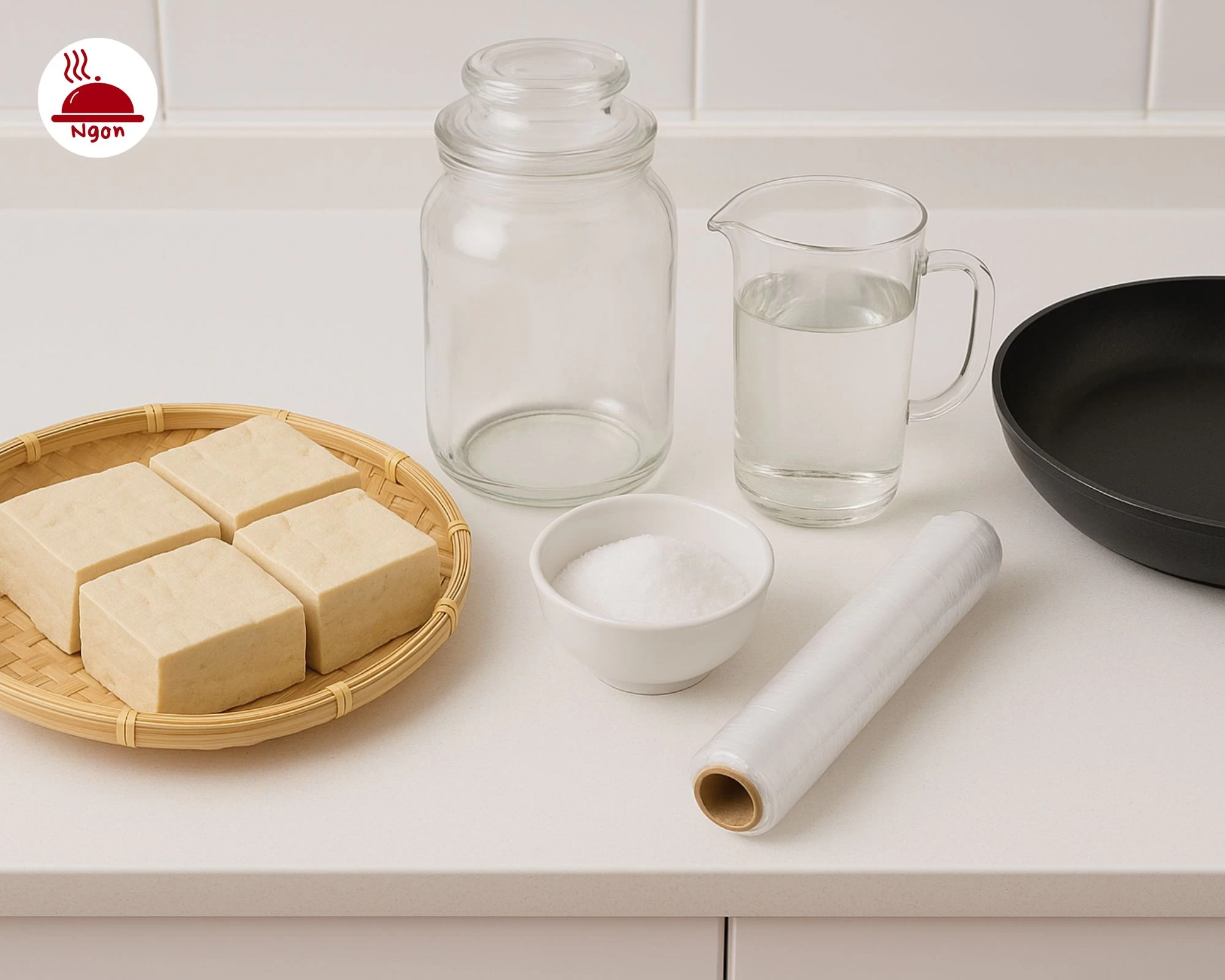 Chuẩn bị nguyên liệu làm món đậu phụ thối nổi tiếng của Trung Quốc
