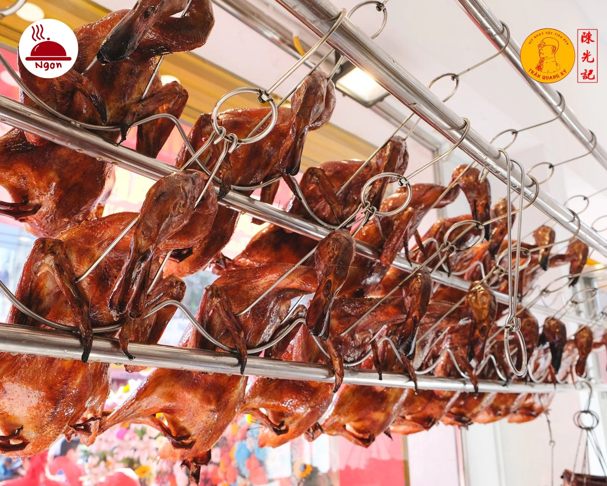 Thưởng thức vịt quay Bắc Kinh đậm đà tại Trần Quang Ký - thương hiệu 60 năm