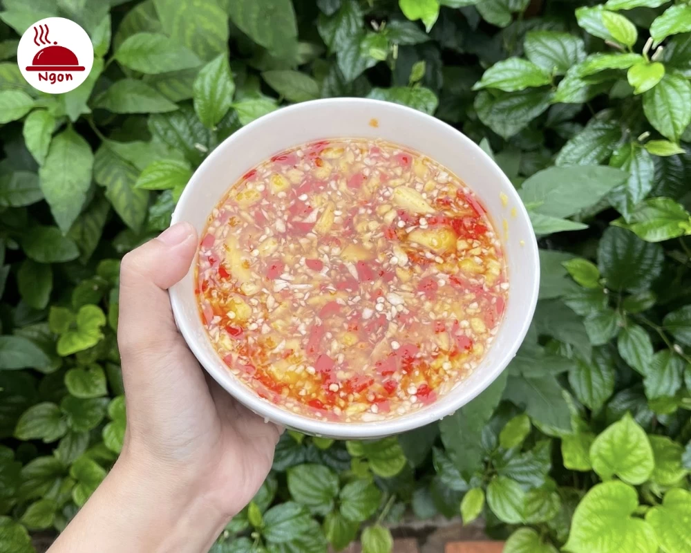 Nước chấm pha tỏi ớt