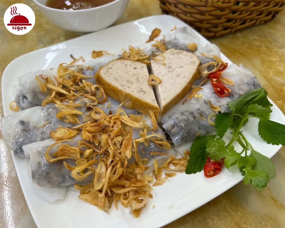 Món bánh cuốn nóng của quán Bánh Cuốn Bắc