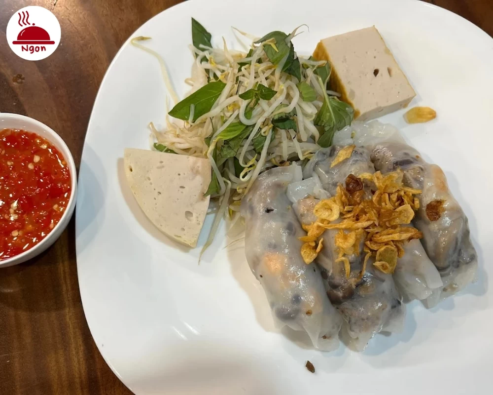 Món bánh cuốn nóng của quán Bánh Cuốn Nam Việt