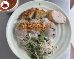Món bánh cuốn nóng