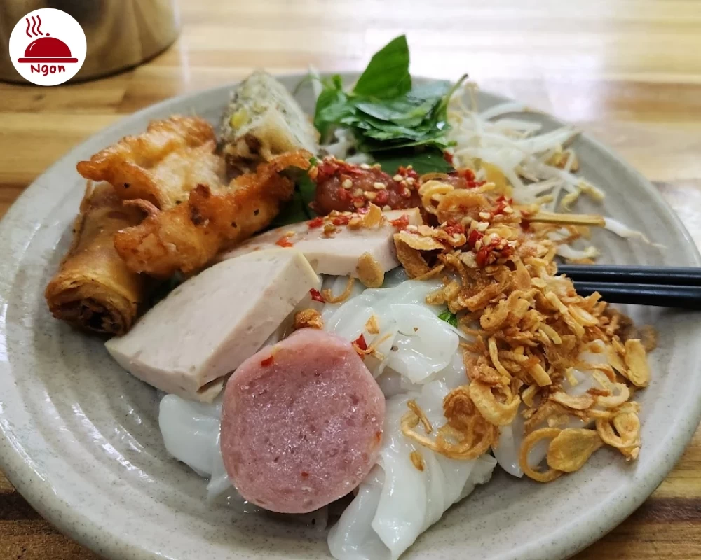 Món bánh cuốn nóng của quán Bánh Cuốn Nóng Hà
