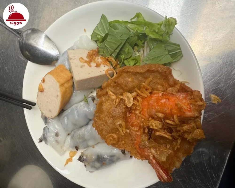 Món bánh cuốn nóng của quán Bánh Cuốn Nóng Hào Hoa