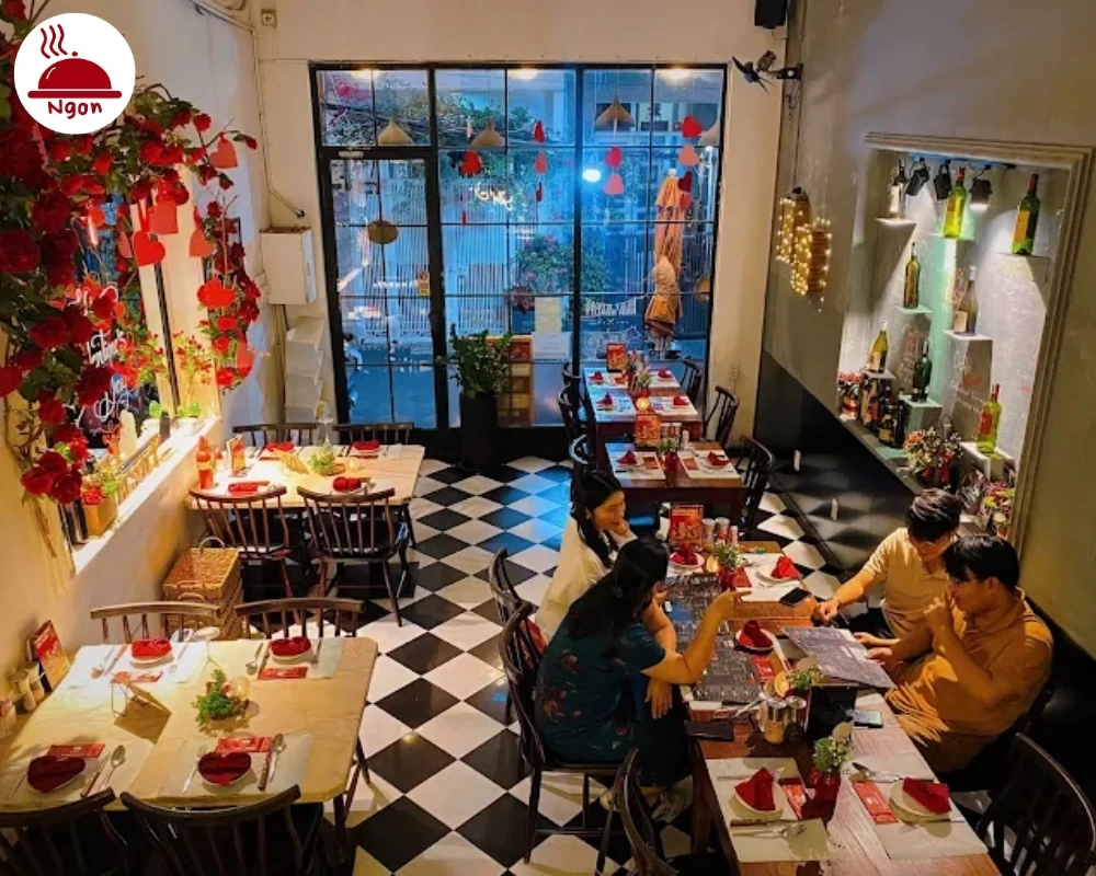 Quán beefsteak ngon ở Sài Gòn - ELSOL Meat&Wine có không gian nhỏ xinh, ấm cúng