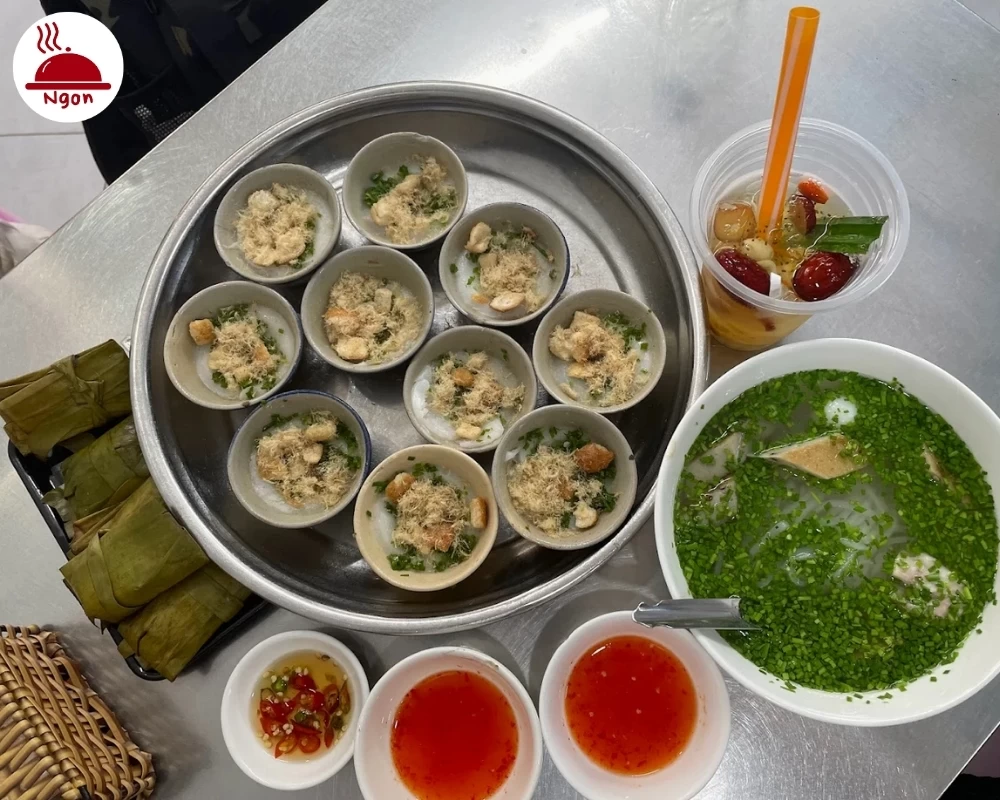 Món bánh bèo chén của quán Bánh Bèo Cô Mai Phú Yên