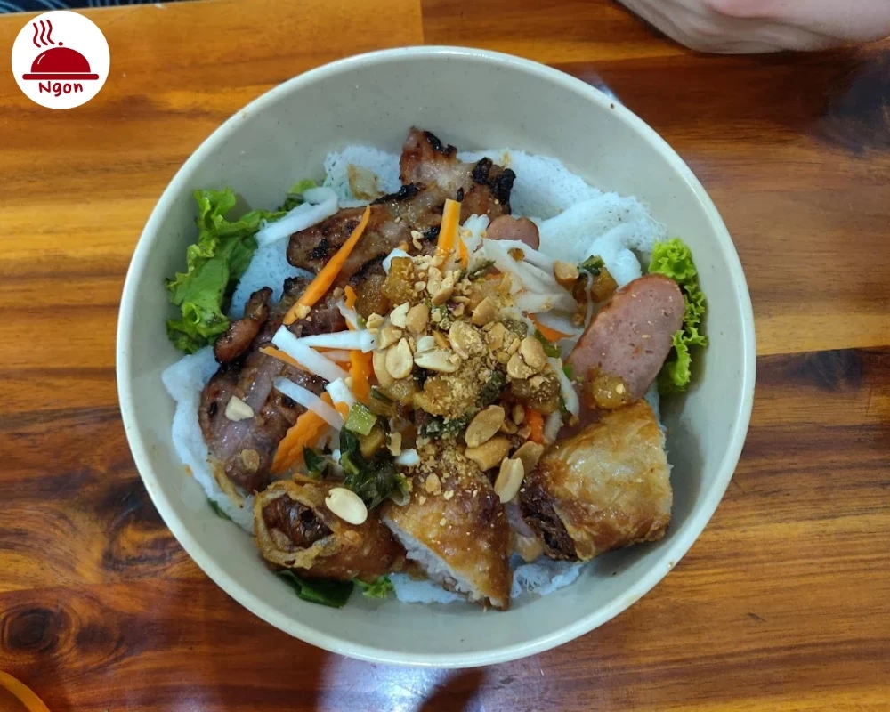 Món bún thịt nướng của quán Bún Thịt Nướng 88 Mạc Đĩnh Chi