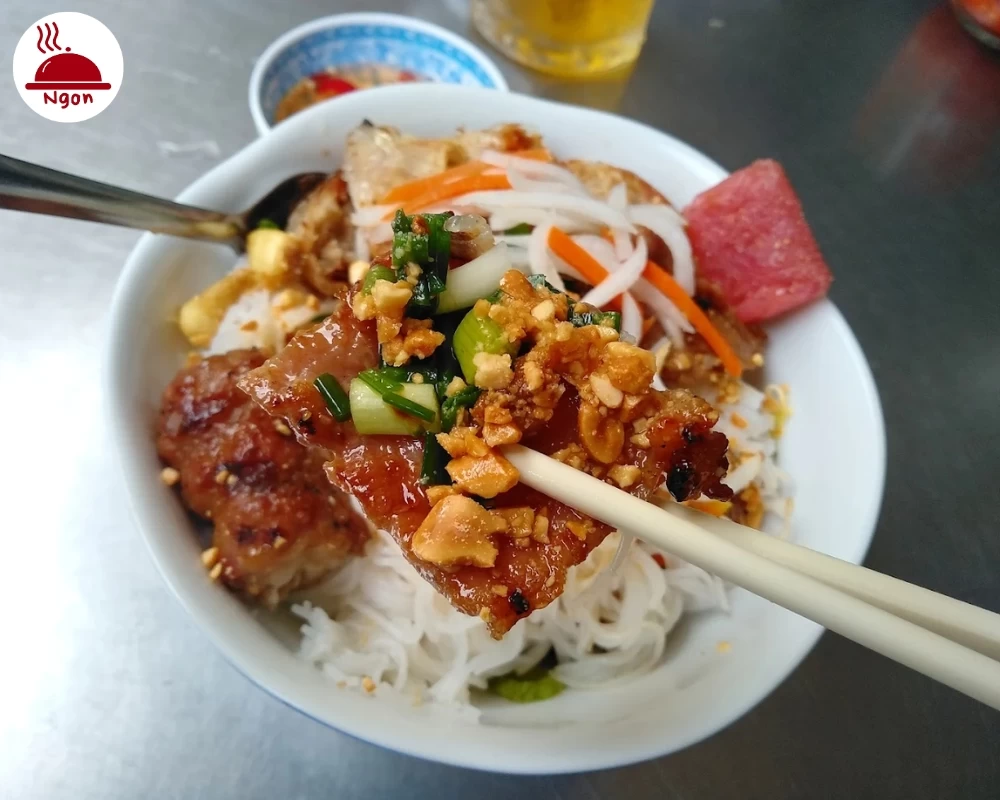 Món bún thịt nướng của quán Bún Thịt Nướng - Ngọc Lan