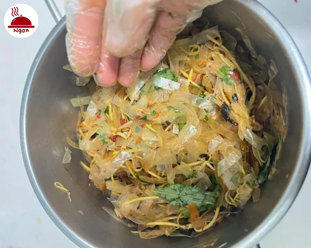 Món bánh tráng trộn của tiệm Bánh Tráng Trộn Sạch Cô Thảo