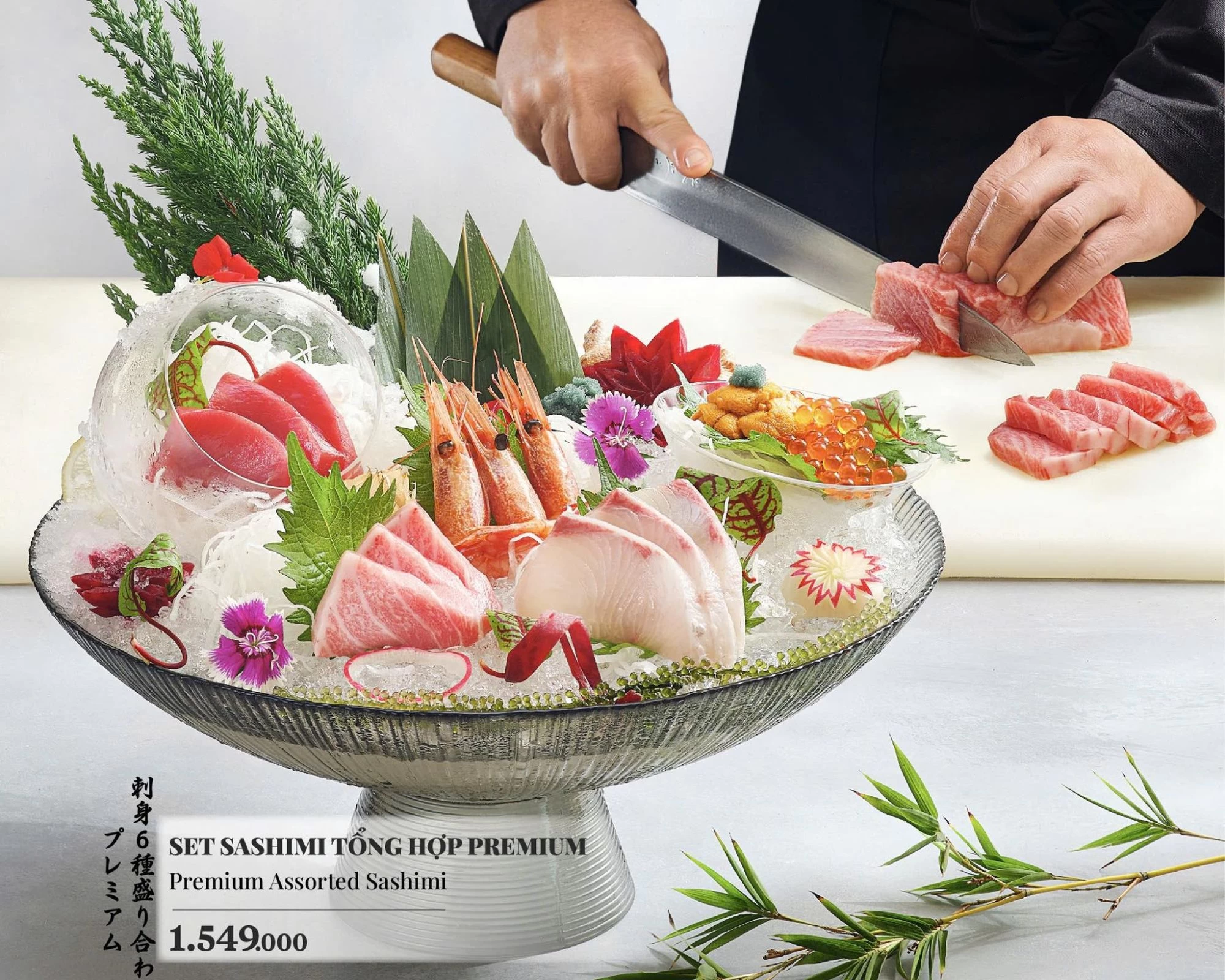 Thưởng thức Set Sashimi Tổng Hợp Premium với những lát cá được cắt tỉ mỉ, giữ trọn độ thanh khiết tự nhiên tại nhà hàng sushi