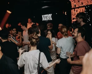 10+ Quán Bar Sài Gòn Hot Nhất Cho Giới Trẻ Năm 2026