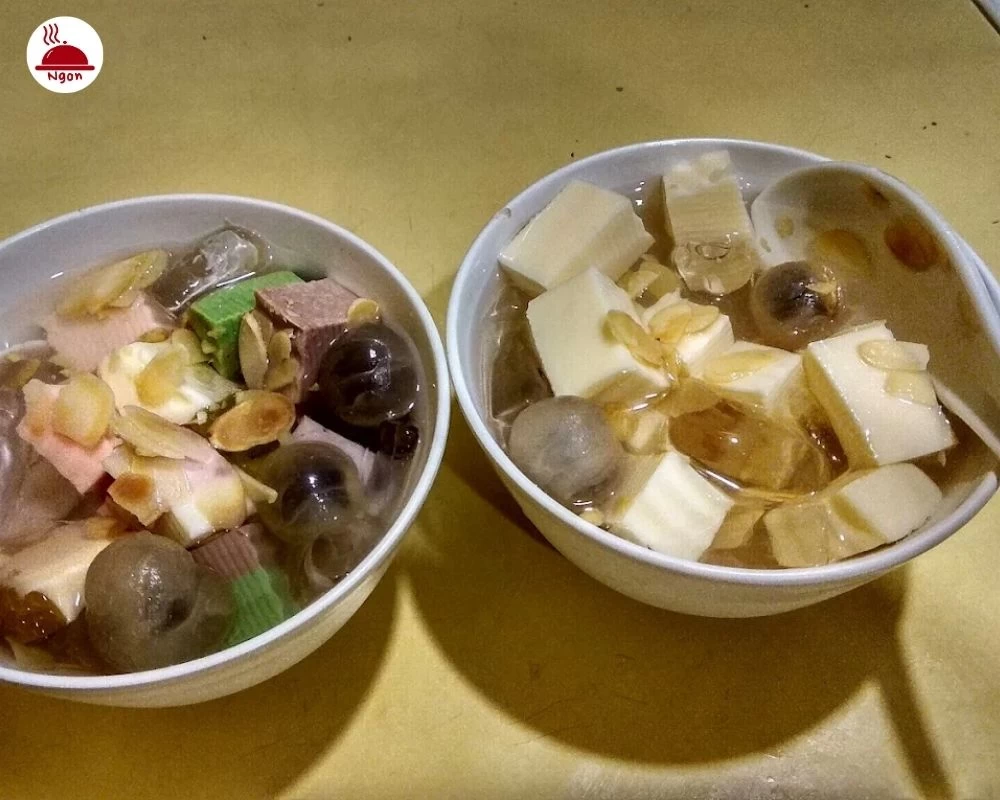 Chè khúc bạch có topping đủ màu