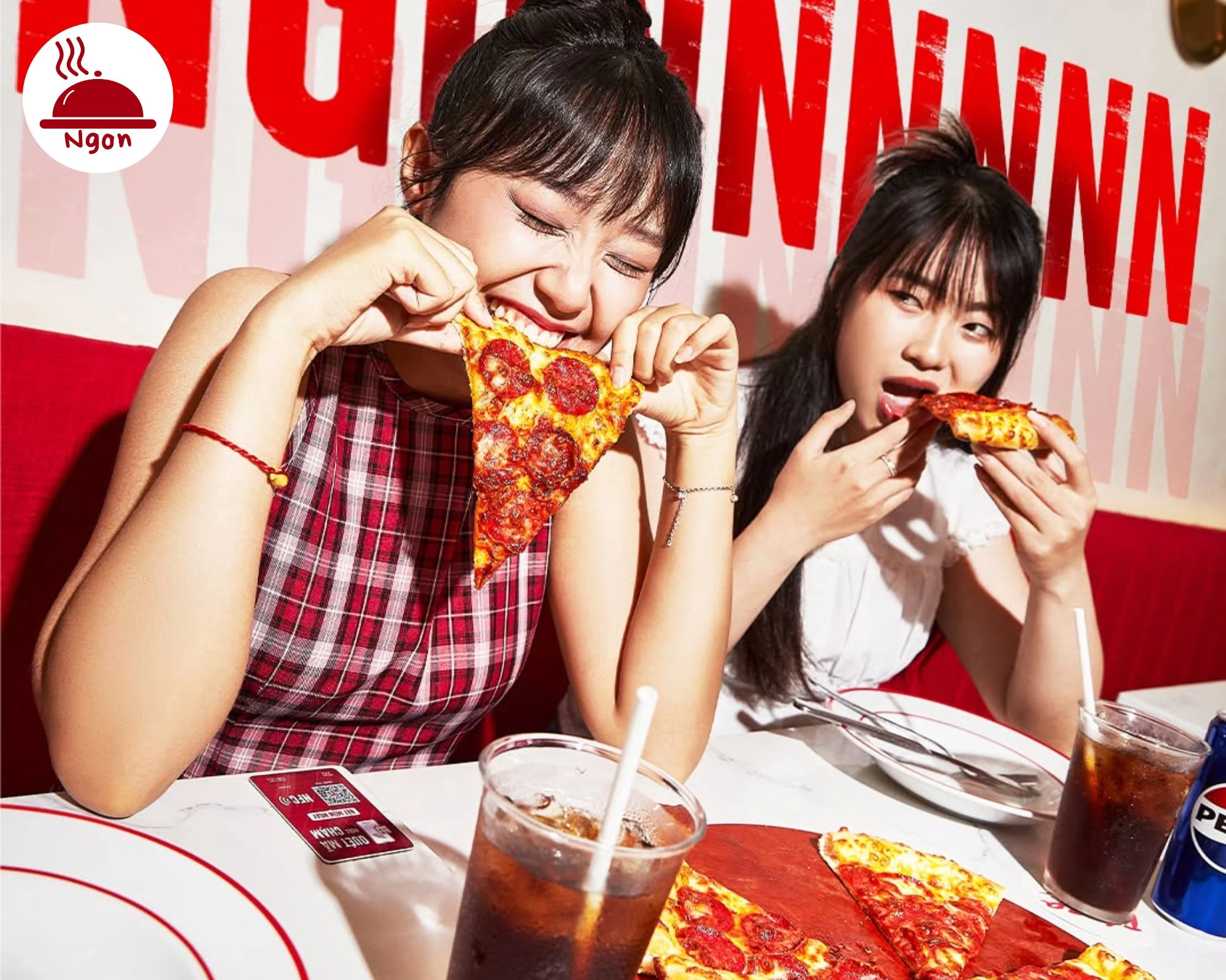 Thưởng thức món pizza xúc xích thơm ngon tại chuỗi cửa hàng nổi tiếng Pizza Hut