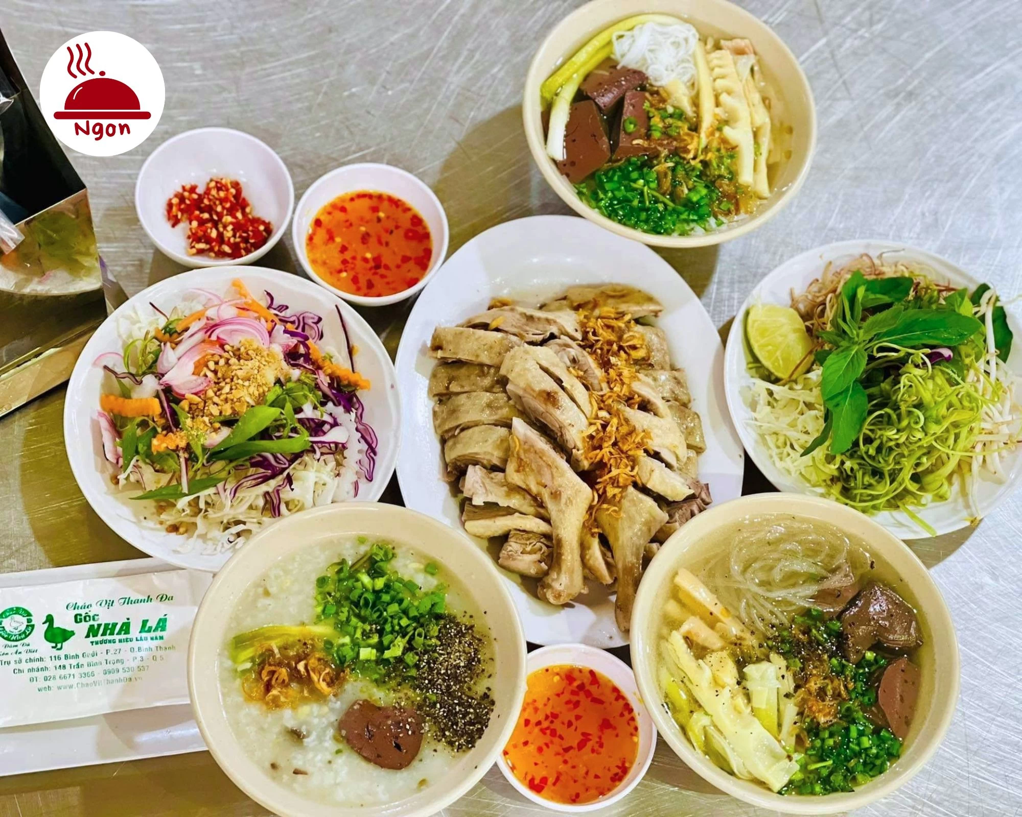 Cháo vịt Thanh Đa Gốc Nhà Lá là quán bún măng vịt lâu đời tại Sài Gòn