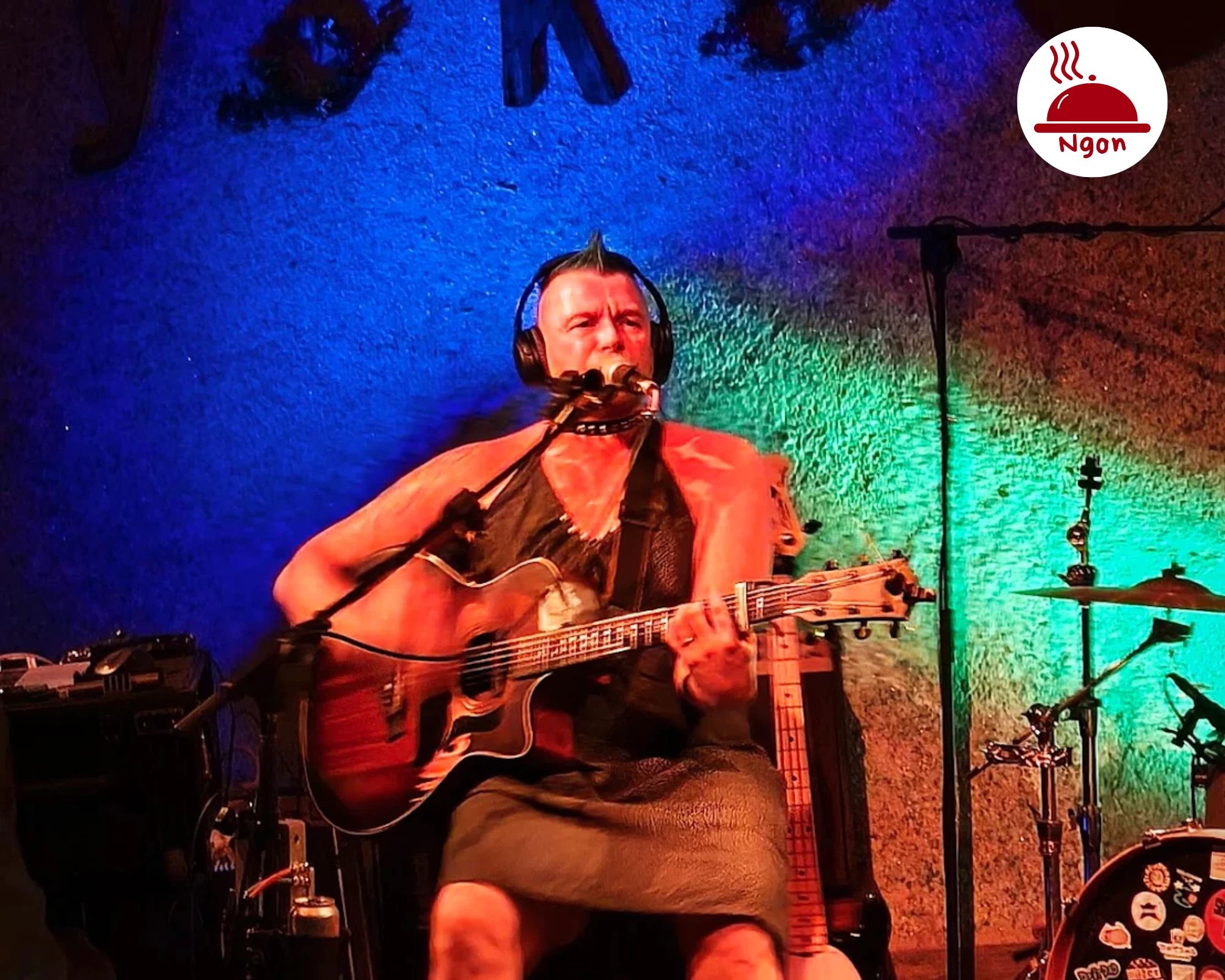 Trải nghiệm nghe nhạc acoustic lần đầu tại quán cà phê